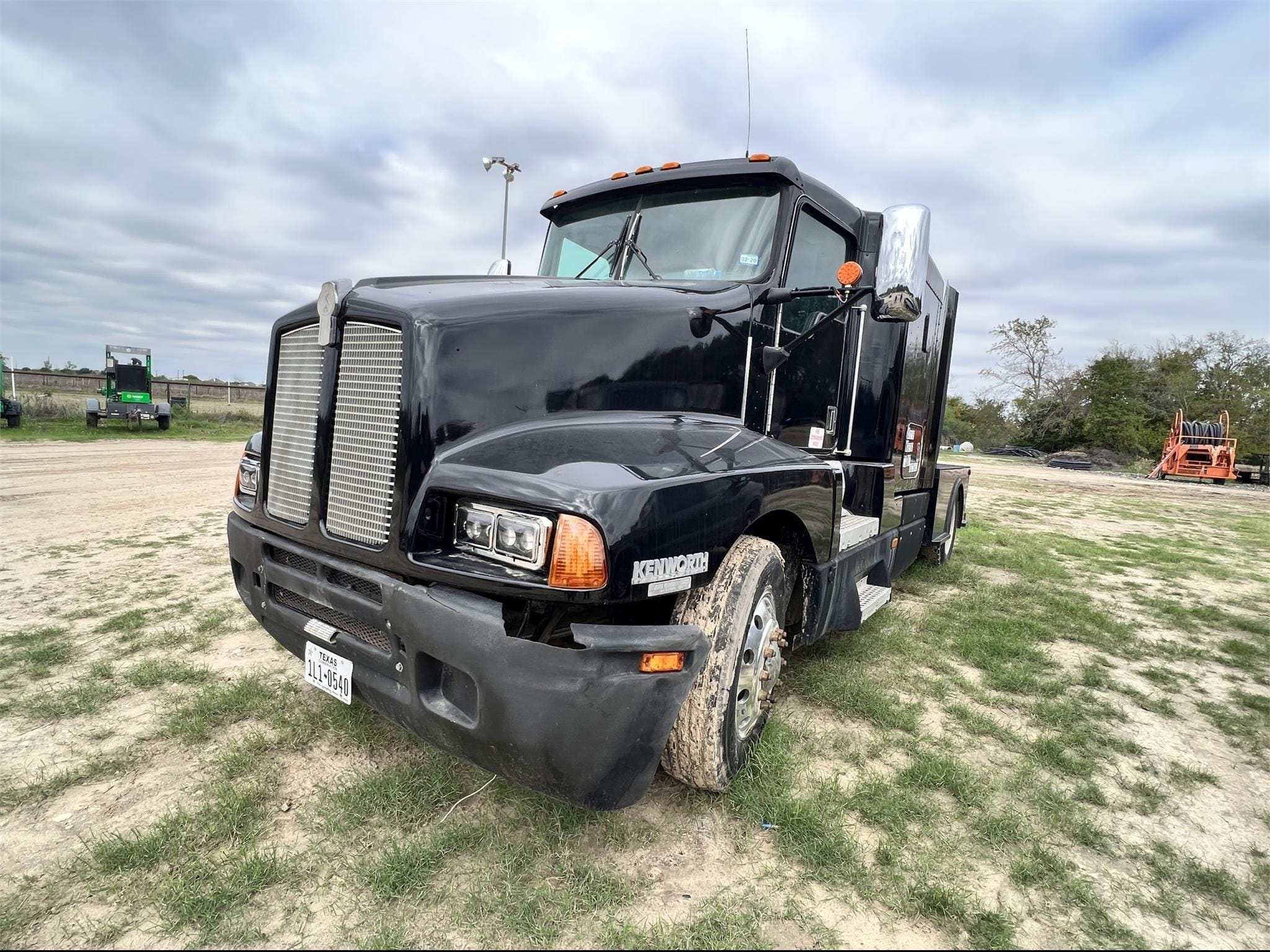 1996 Kenworth T600 Equipment Image0