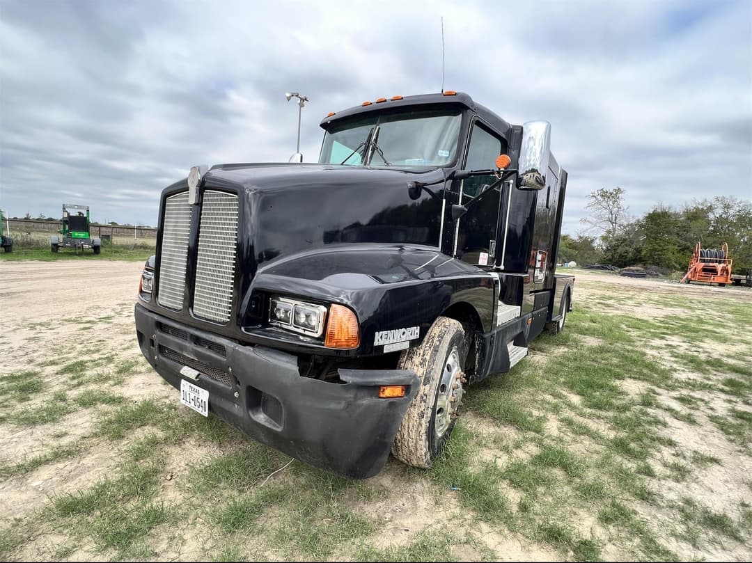 Image of Kenworth T600 Primary image