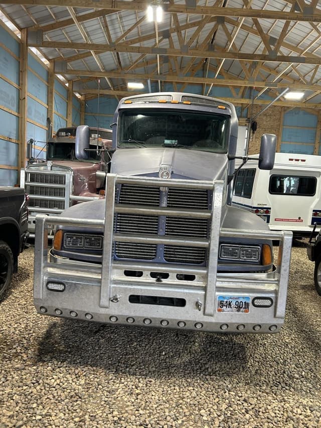 Image of Kenworth T600 equipment image 1