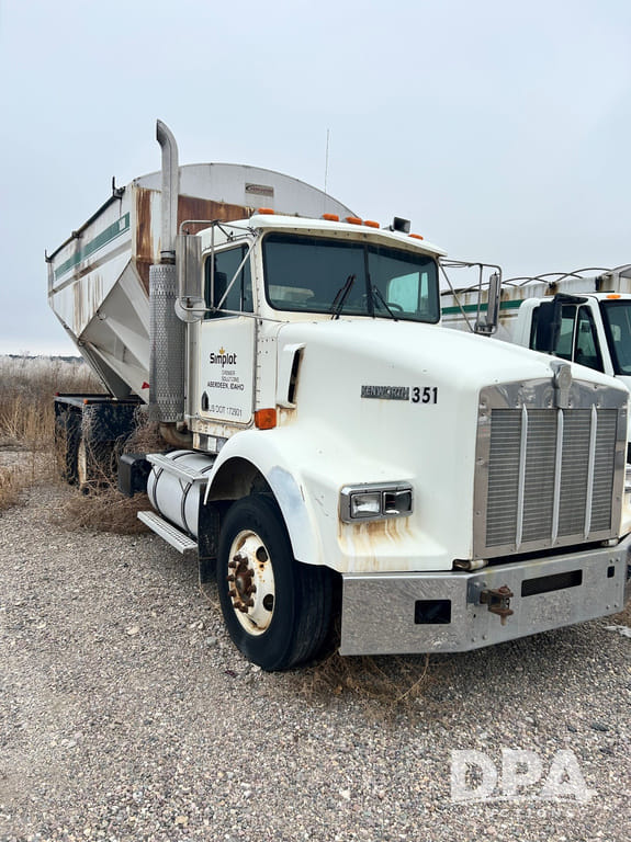 1996 Kenworth T600 Equipment Image0