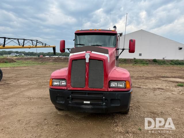 Image of Kenworth T600 equipment image 3