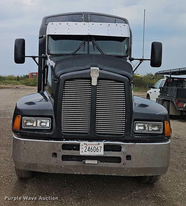 Image of Kenworth T600 equipment image 1