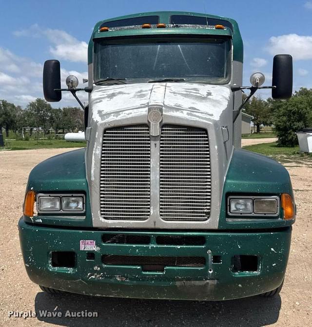 Image of Kenworth T600 equipment image 1