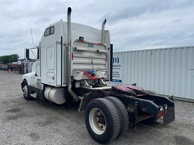 Image of Kenworth T600 equipment image 1