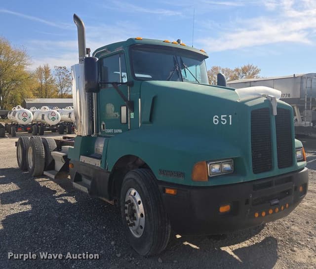 Image of Kenworth T600 equipment image 3