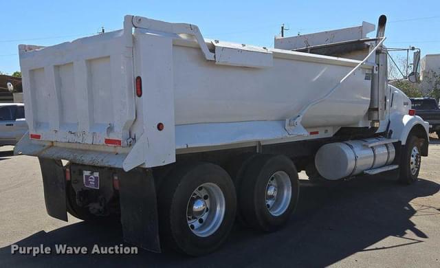 Image of Kenworth T800 equipment image 4