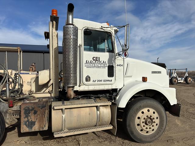 Image of Kenworth T800 equipment image 2