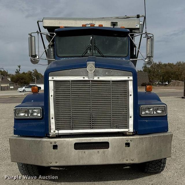 Image of Kenworth T800B equipment image 1