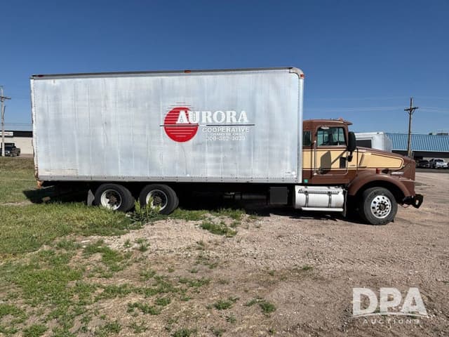 Image of Kenworth T800B equipment image 2