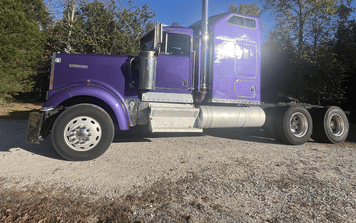 Main image Kenworth W900