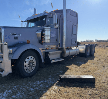 Main image Kenworth W900