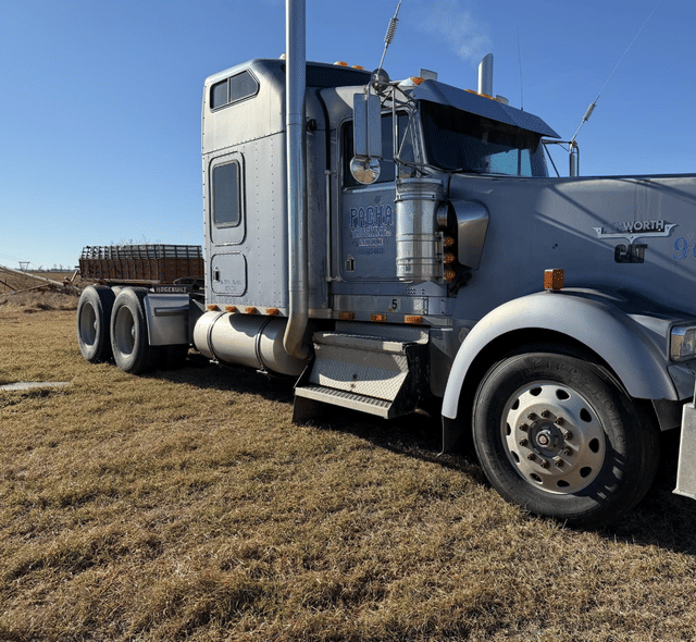 Image of Kenworth W900 equipment image 4