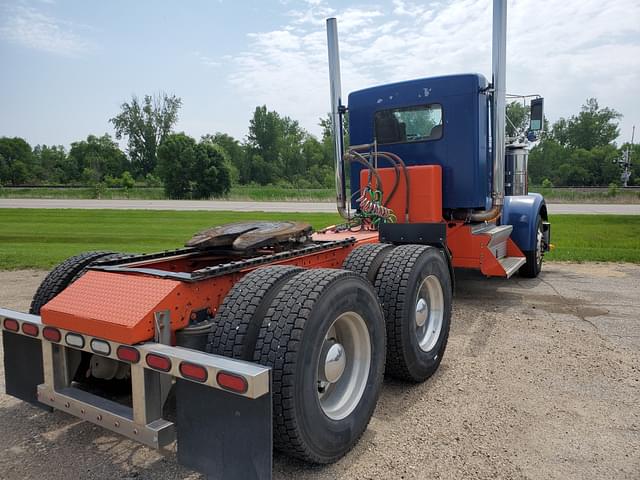 Image of Kenworth W900 equipment image 2