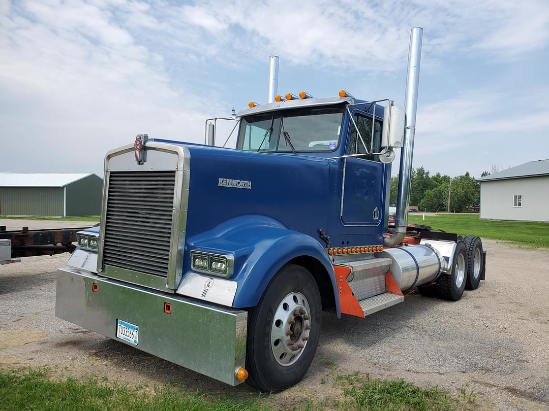 Image of Kenworth W900 Primary image