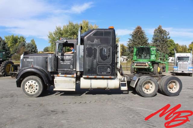 Image of Kenworth W900 equipment image 2