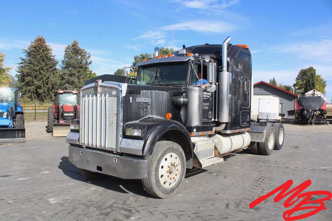 Image of Kenworth W900 Primary image