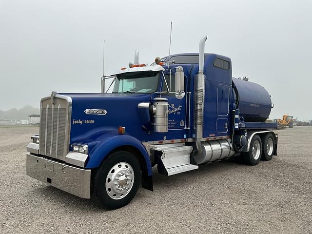 Image of Kenworth W900B equipment image 1