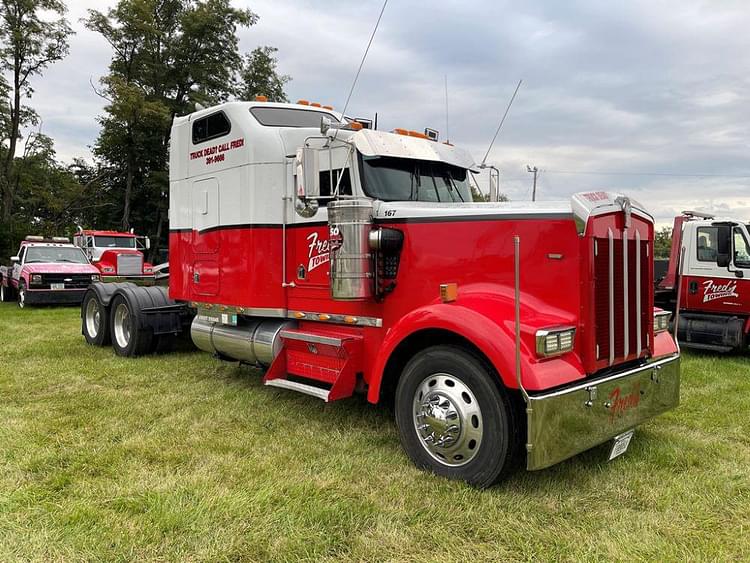 1996 Kenworth W900B Equipment Image0