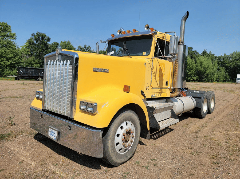Main image Kenworth W900L
