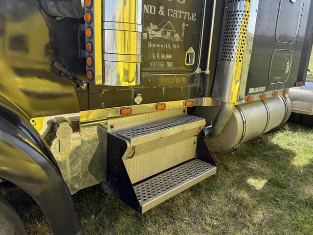 Image of Kenworth W900L equipment image 3