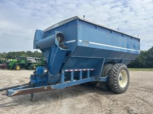 1996 Kinze 1040 Image