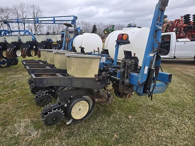 Image of Kinze 2000 equipment image 3