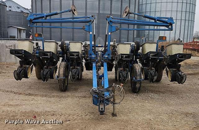 Image of Kinze 2200 equipment image 1