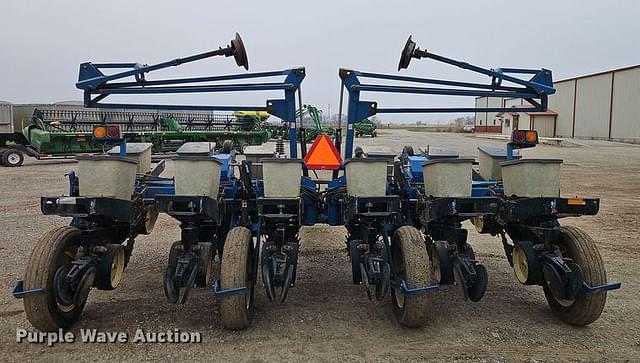 Image of Kinze 2200 equipment image 4