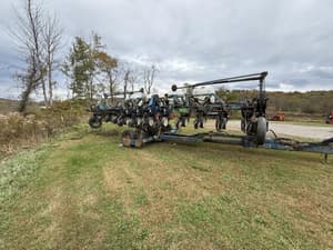 1996 Kinze 2300 Image