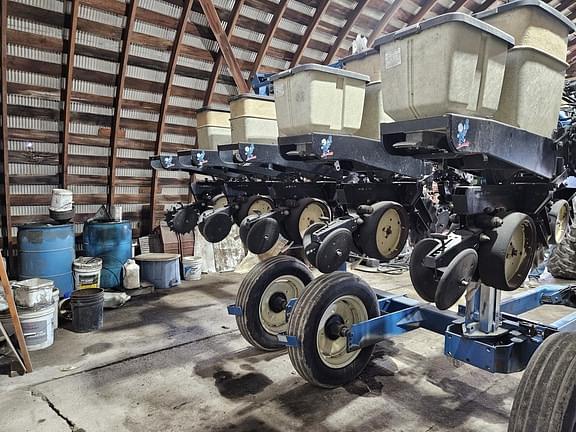 Image of Kinze 2500 equipment image 2