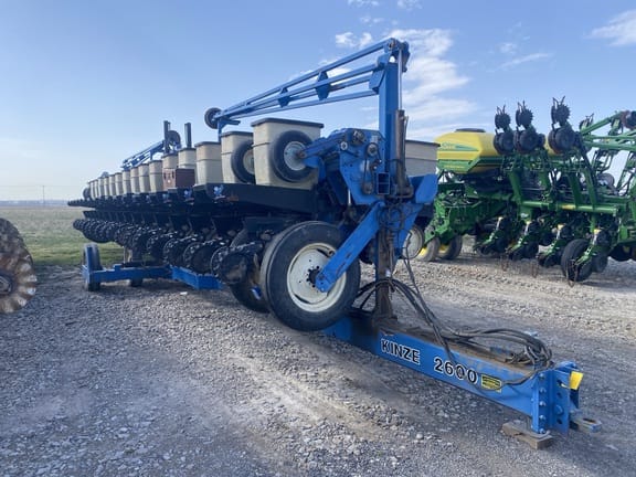 Main image Kinze 2600