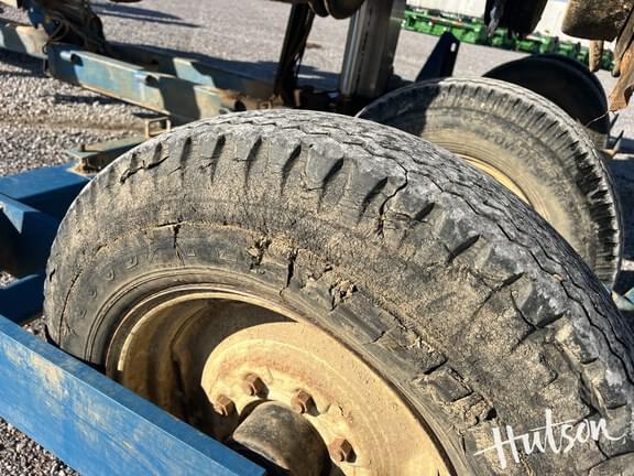 Image of Kinze 2600 equipment image 4
