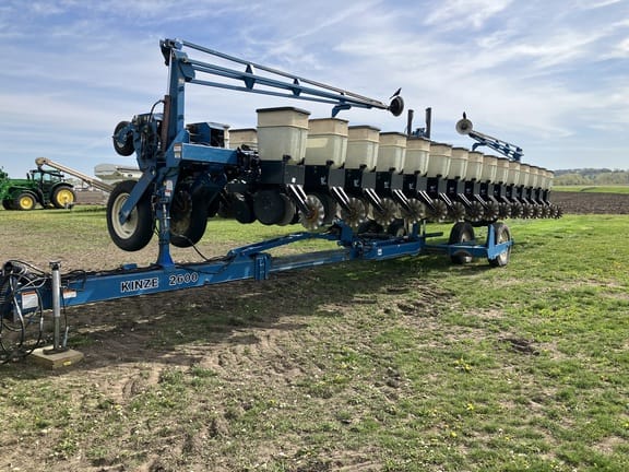 Main image Kinze 2600