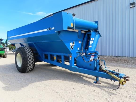 Image of Kinze 840 equipment image 2