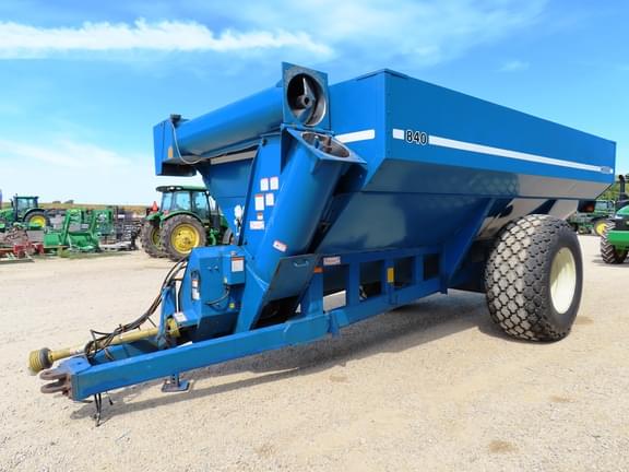 Image of Kinze 840 equipment image 3