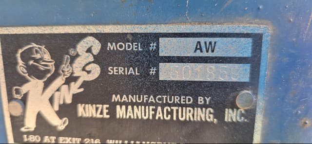 Image of Kinze 840 equipment image 4