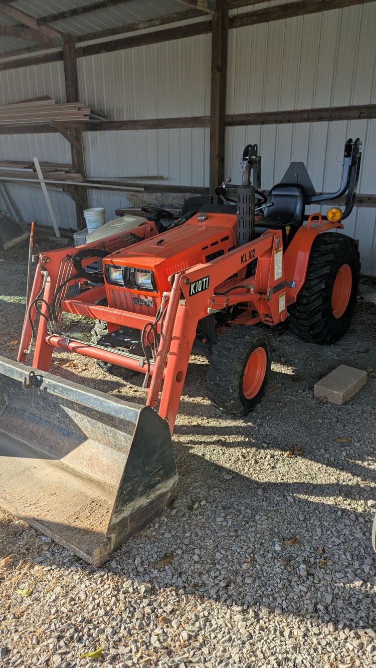 1996 Kioti LB1914 Equipment Image0