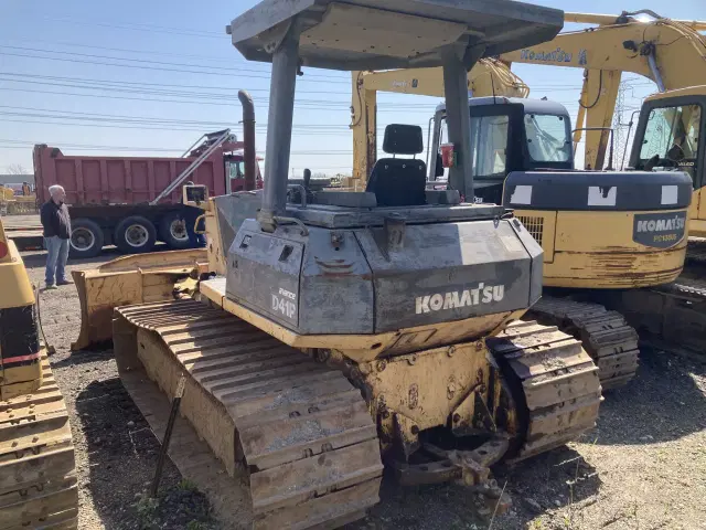Image of Komatsu D41P-6 equipment image 4