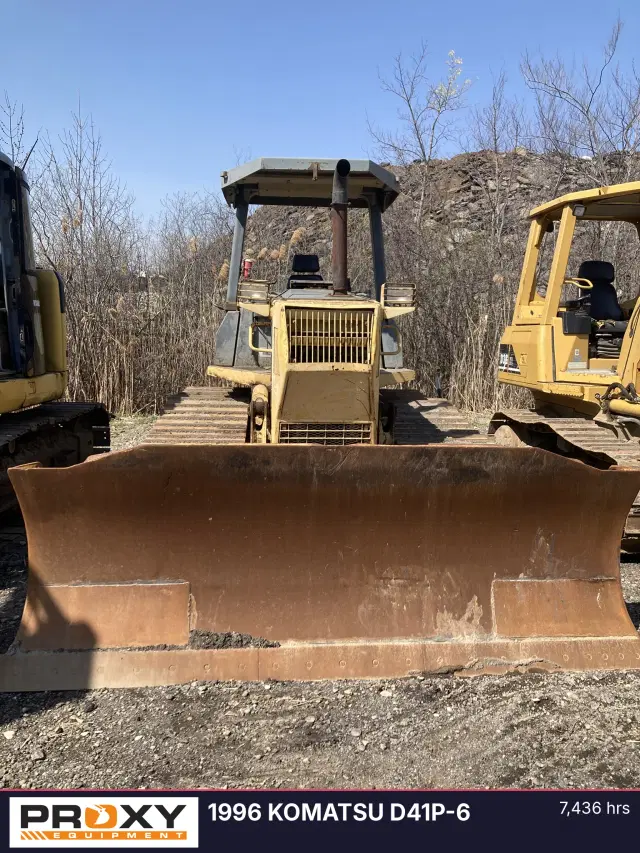Image of Komatsu D41P-6 equipment image 2
