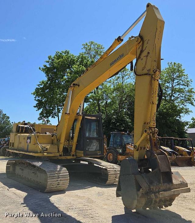 Image of Komatsu PC220LC equipment image 2
