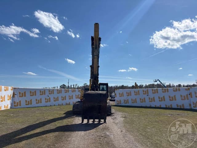 Image of Komatsu PC400LC equipment image 1