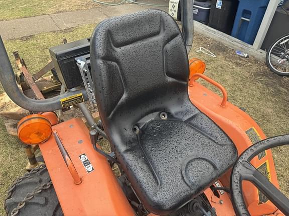 Image of Kubota B5200 equipment image 4