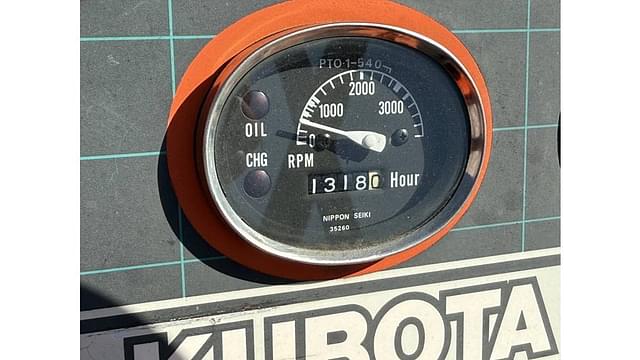 Image of Kubota L2350 equipment image 3