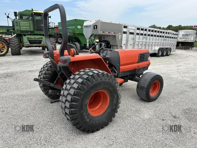 Image of Kubota L4200 equipment image 4