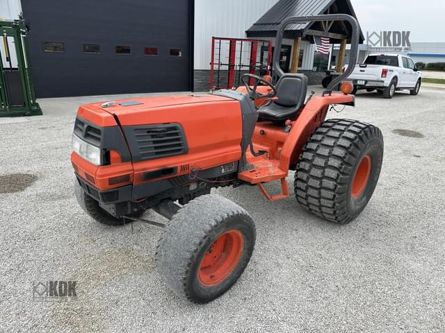 Image of Kubota L4200 equipment image 1
