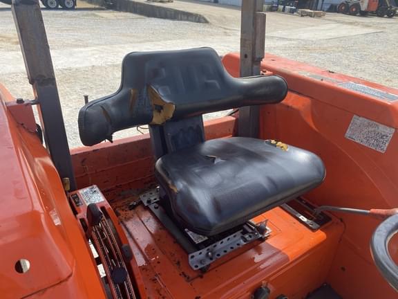 Image of Kubota M5400 equipment image 3