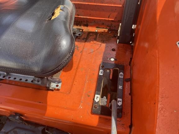Image of Kubota M5400 equipment image 2