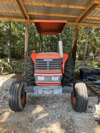 Image of Kubota M5400 equipment image 3