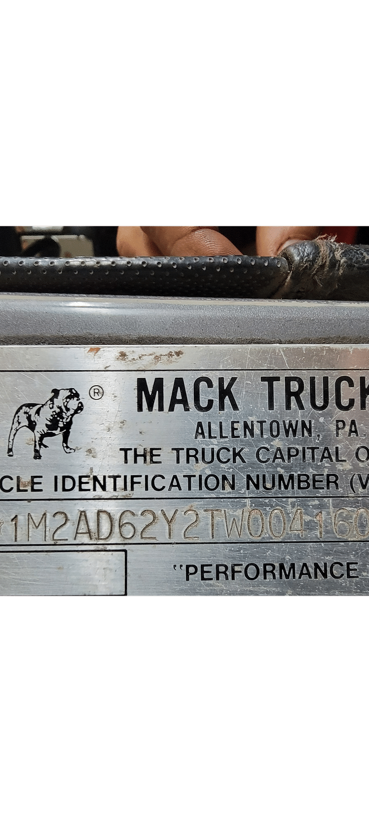 Main image Mack CL713 4