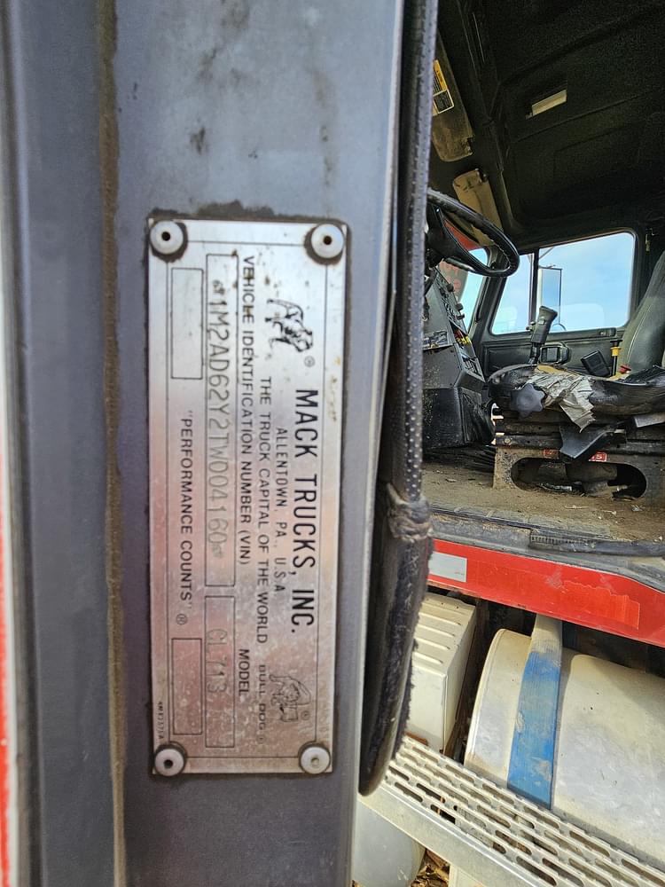 Main image Mack CL713 51